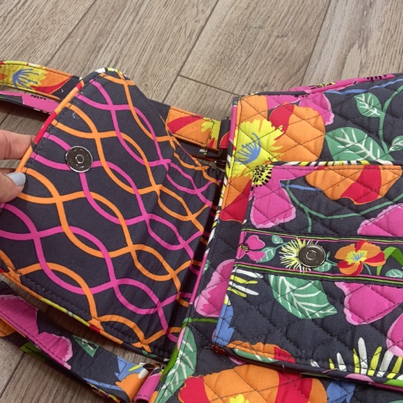 Like new Vera Bradley floral grey double strap shoulder bag - Picture 4 of 14